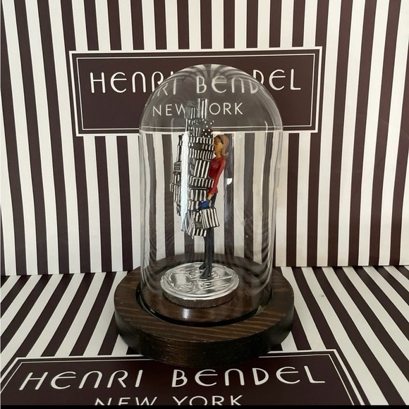Henri Bendel Shopping Girl Memorabilia - Picture 4 of 11